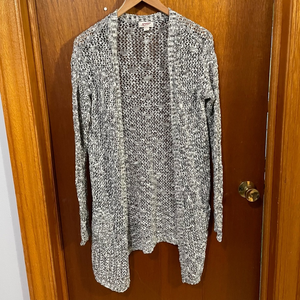 Arizona Size Medium grey open knit longline cardigan with pockets
